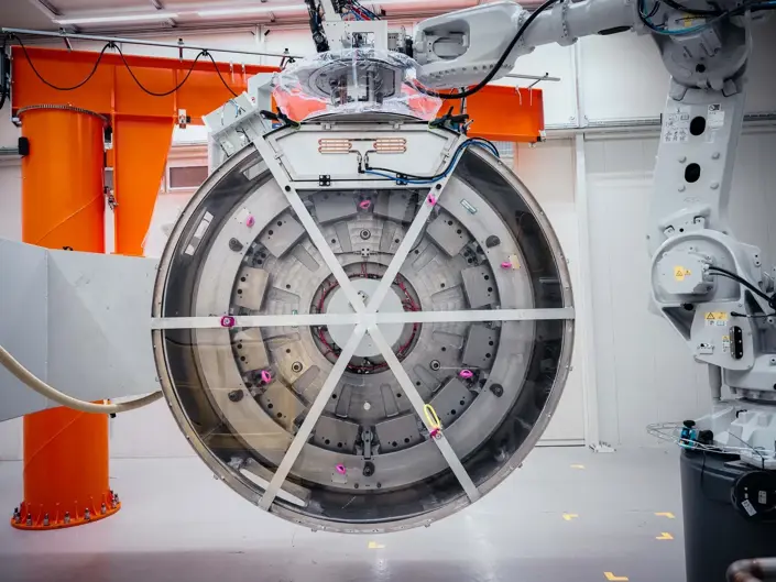 En Produktionscell För DED (Directed Energy Deposition) Och Lasersvetsning På GKN Aerospace I Trollhättan