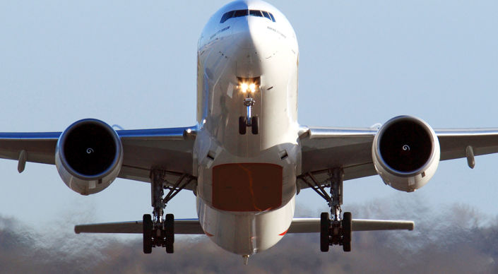 Boeing 777 Take Off With Visible Jet Heat Haze (1)
